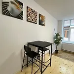 Schei Central Studios In The Heart Of Brasov