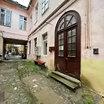 Schei Central Studios In The Heart Of Brasov